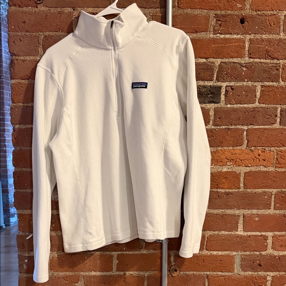 Patagonia Women's White Zip-Up Sweater